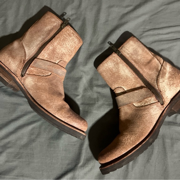 Frye Veronica Distressed Leather Womens Size 7.5 B Belted Short Boots 3470581CHO - Picture 5 of 9